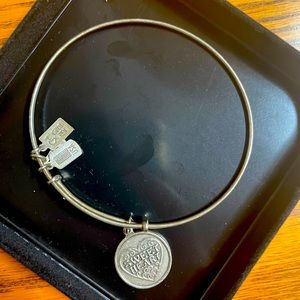 Alex & Ani Bracelet “Sweet Heart” - Silver